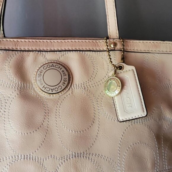 Coach Cream Patent Leather Signature C Stitched Shoulder/Handbag Purse - F19198 - Picture 3 of 5